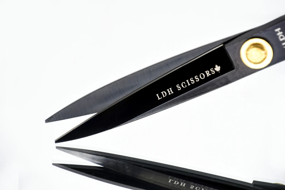 Midnight Edition Fabric Shears - Image 4