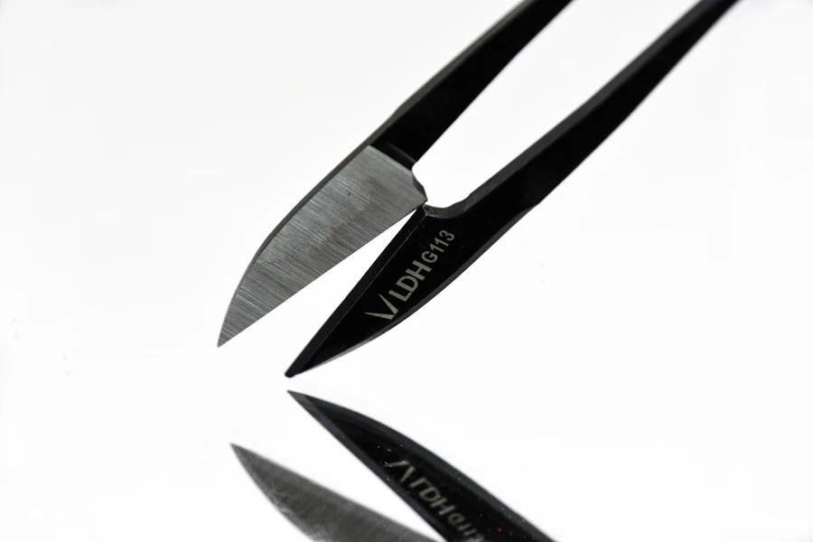 One-piece Thread Snip - Image 2
