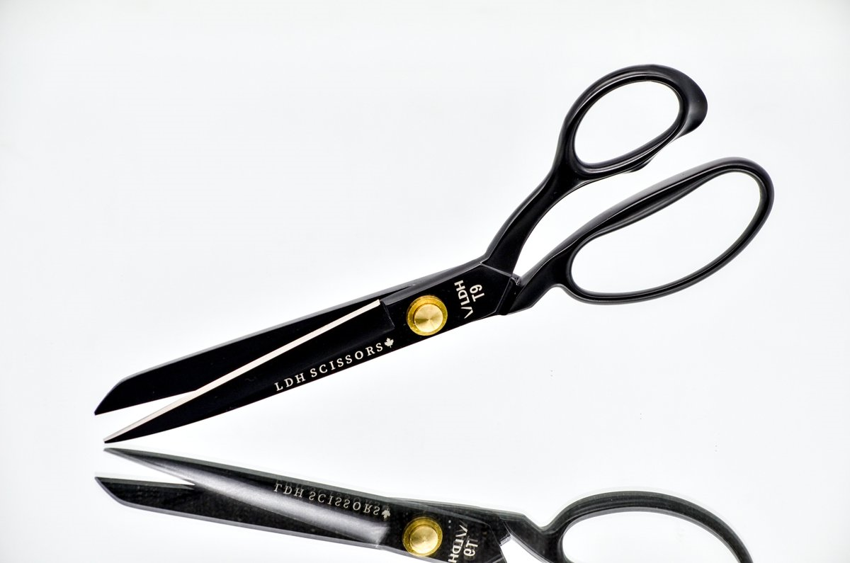 9" Matte Black Fabric Shears
