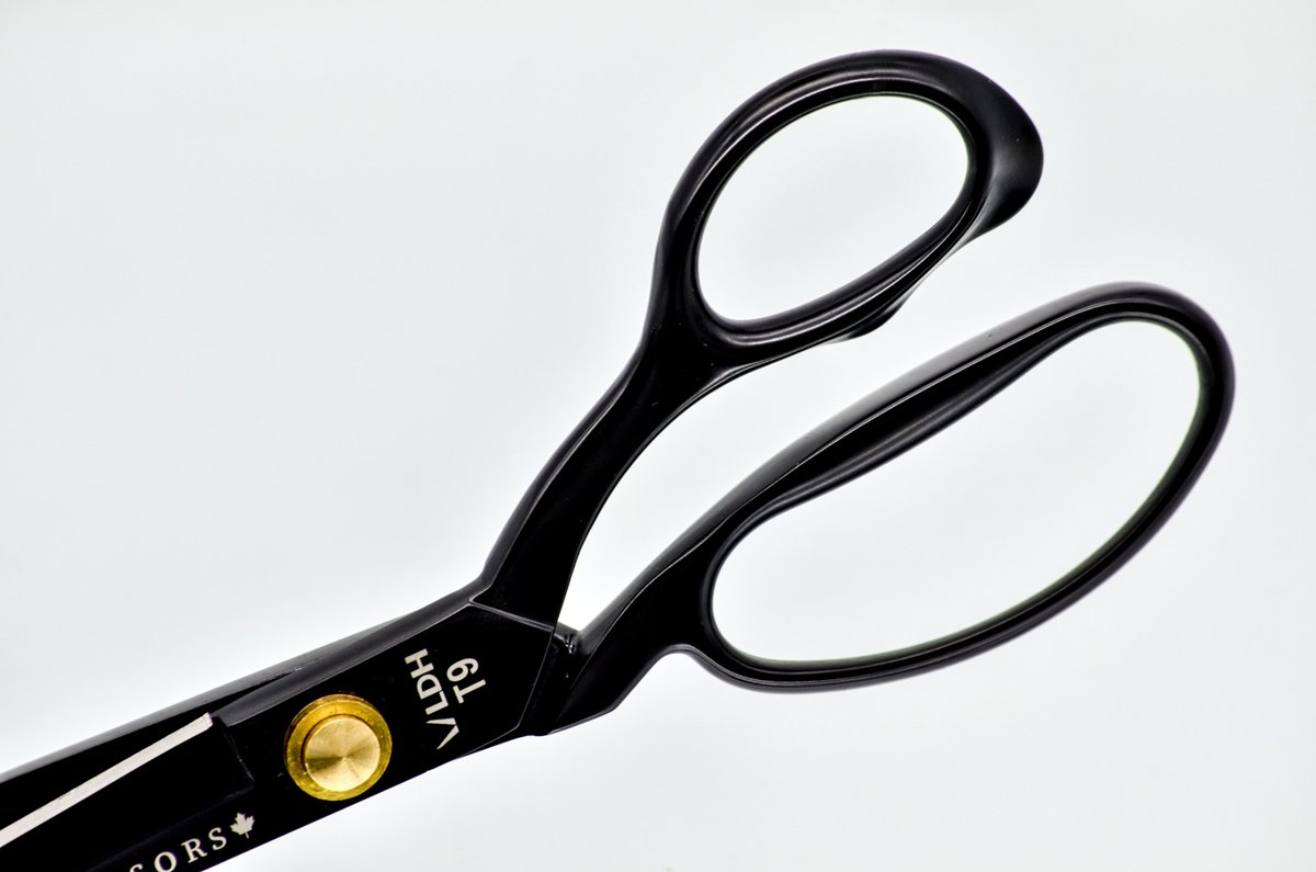 9" Matte Black Fabric Shears - Image 4