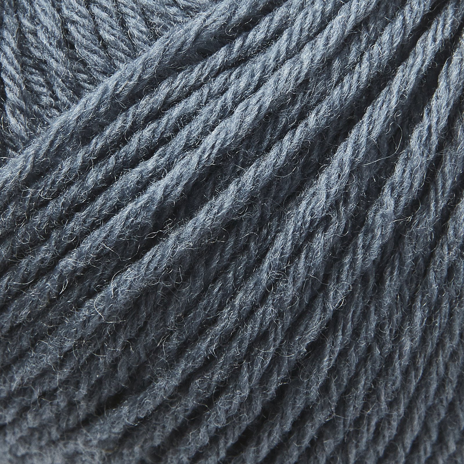 Knitting_for_Olive_Heavy_Merino_Støvet_Petroleumsblå_1