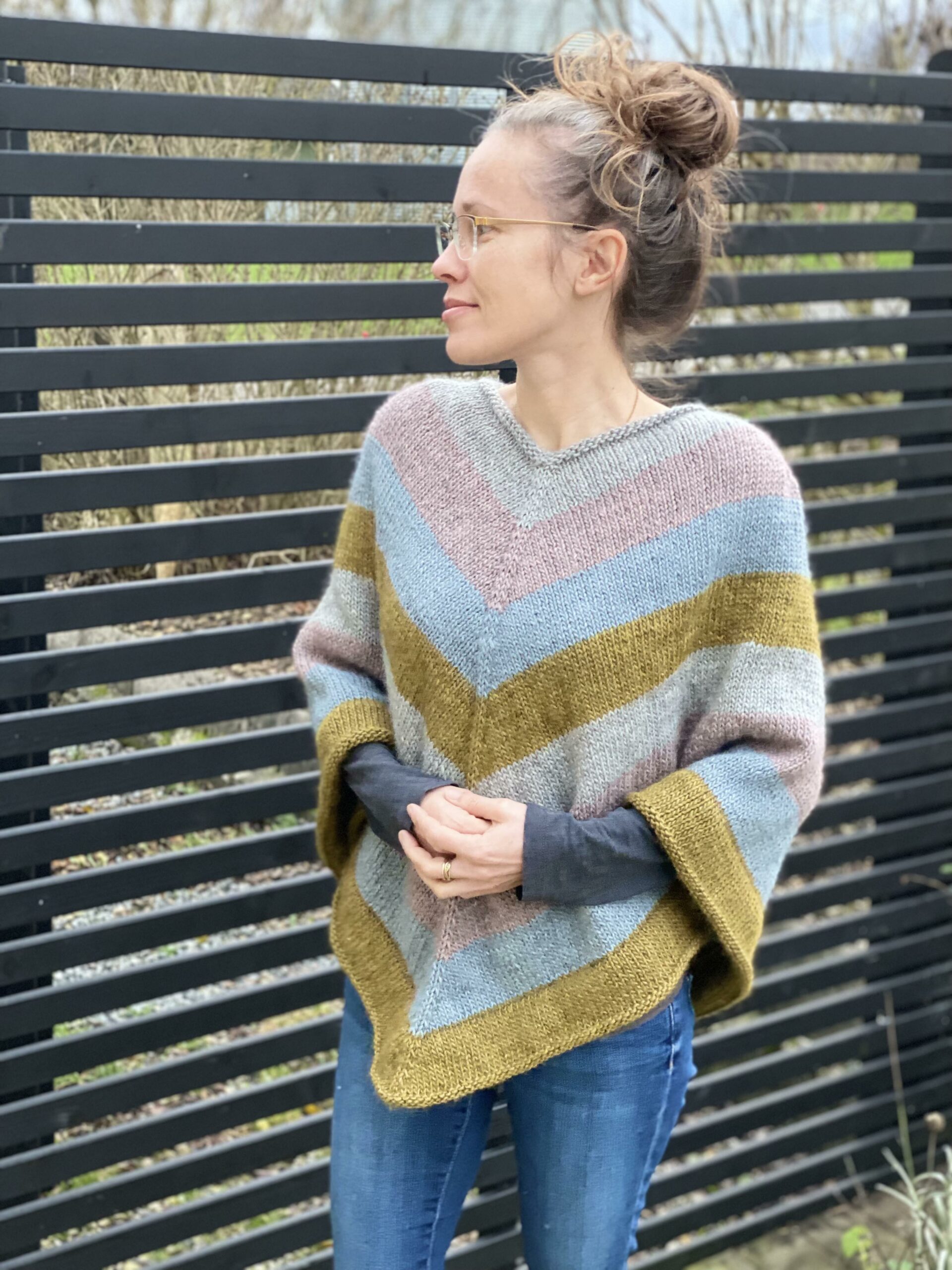 Klintholm garn stribet poncho