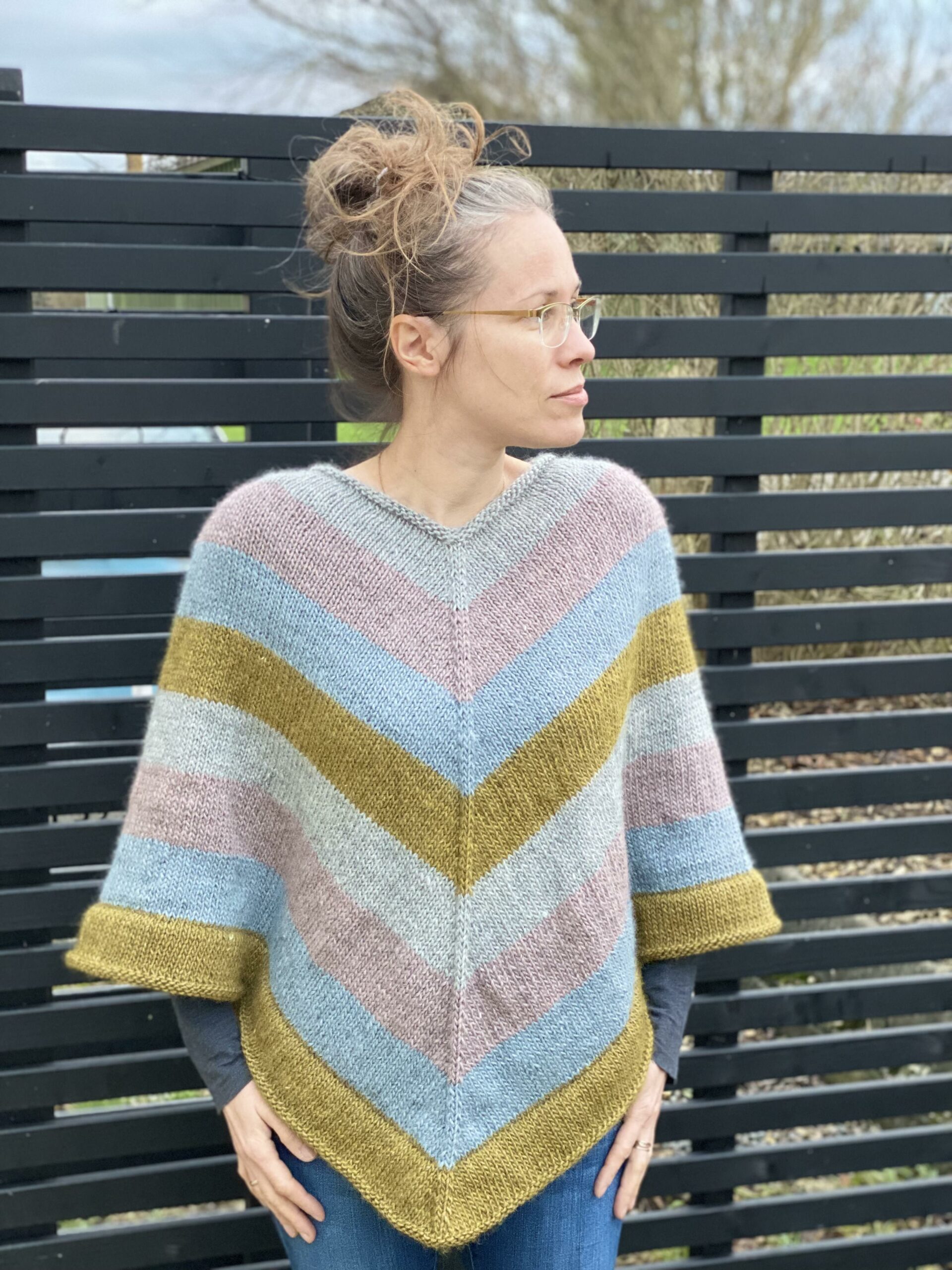 Klintholm garn stribet poncho