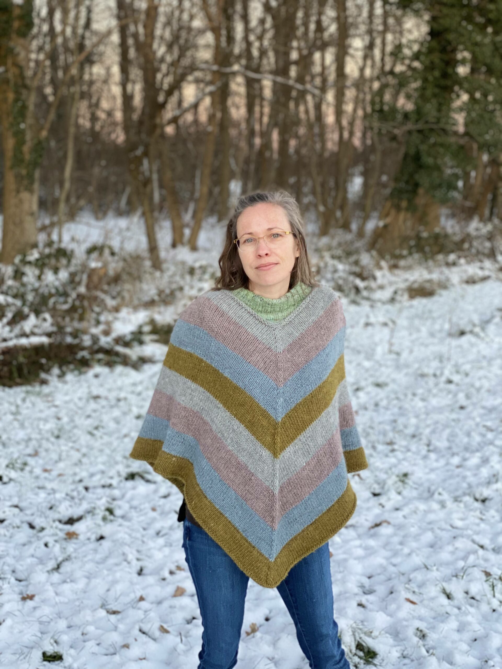 Klintholm garn stribet poncho