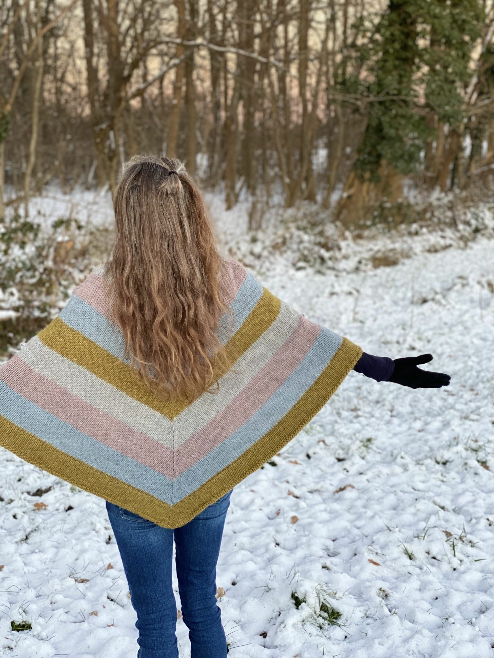 Klintholm garn stribet poncho