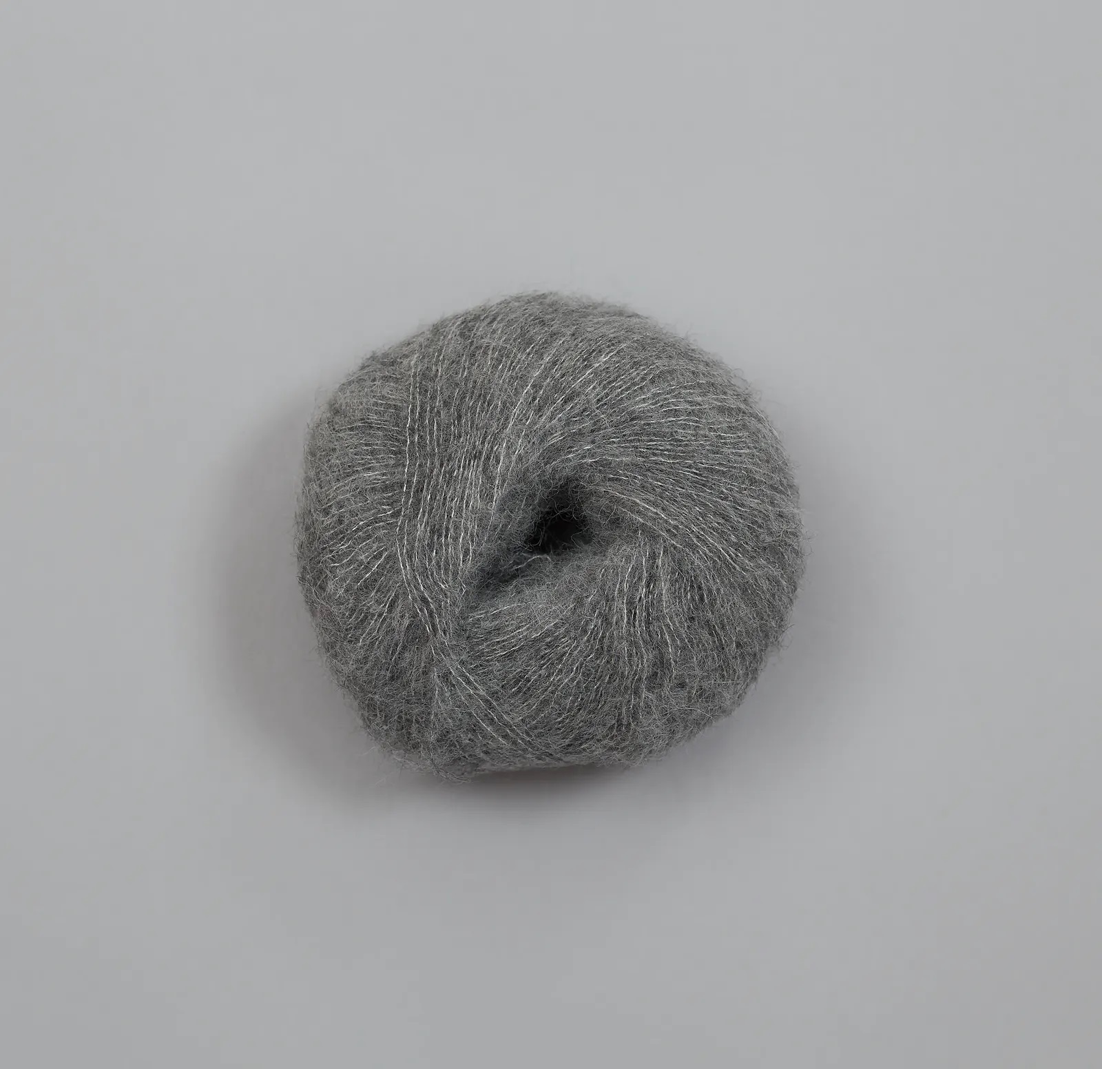 Alpaka_Silk_Grå_1311_Klintholm_Garn