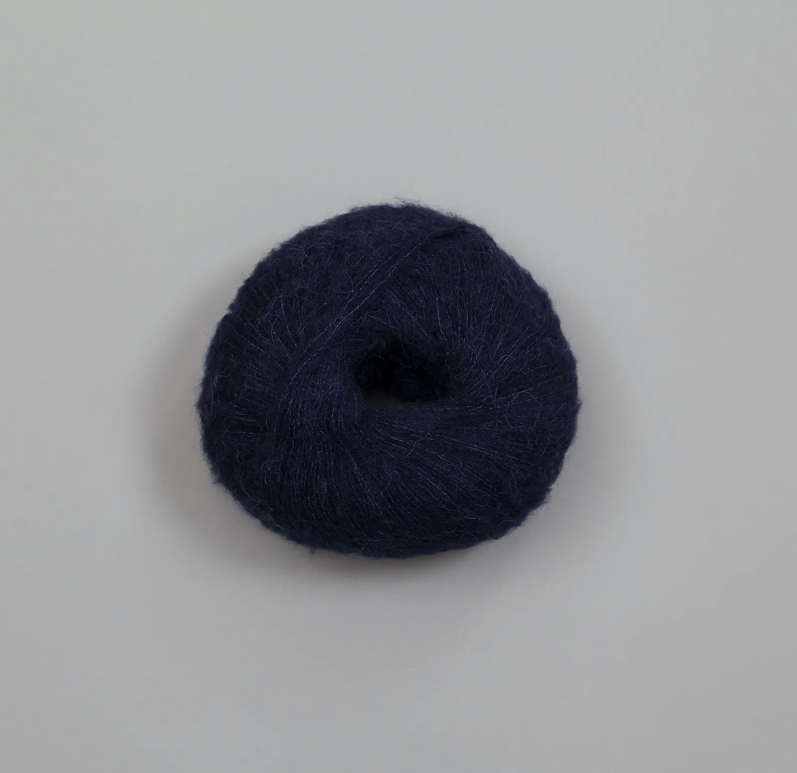 Alpaka_Silk_Marineblå_5594_Klintholm_Garn