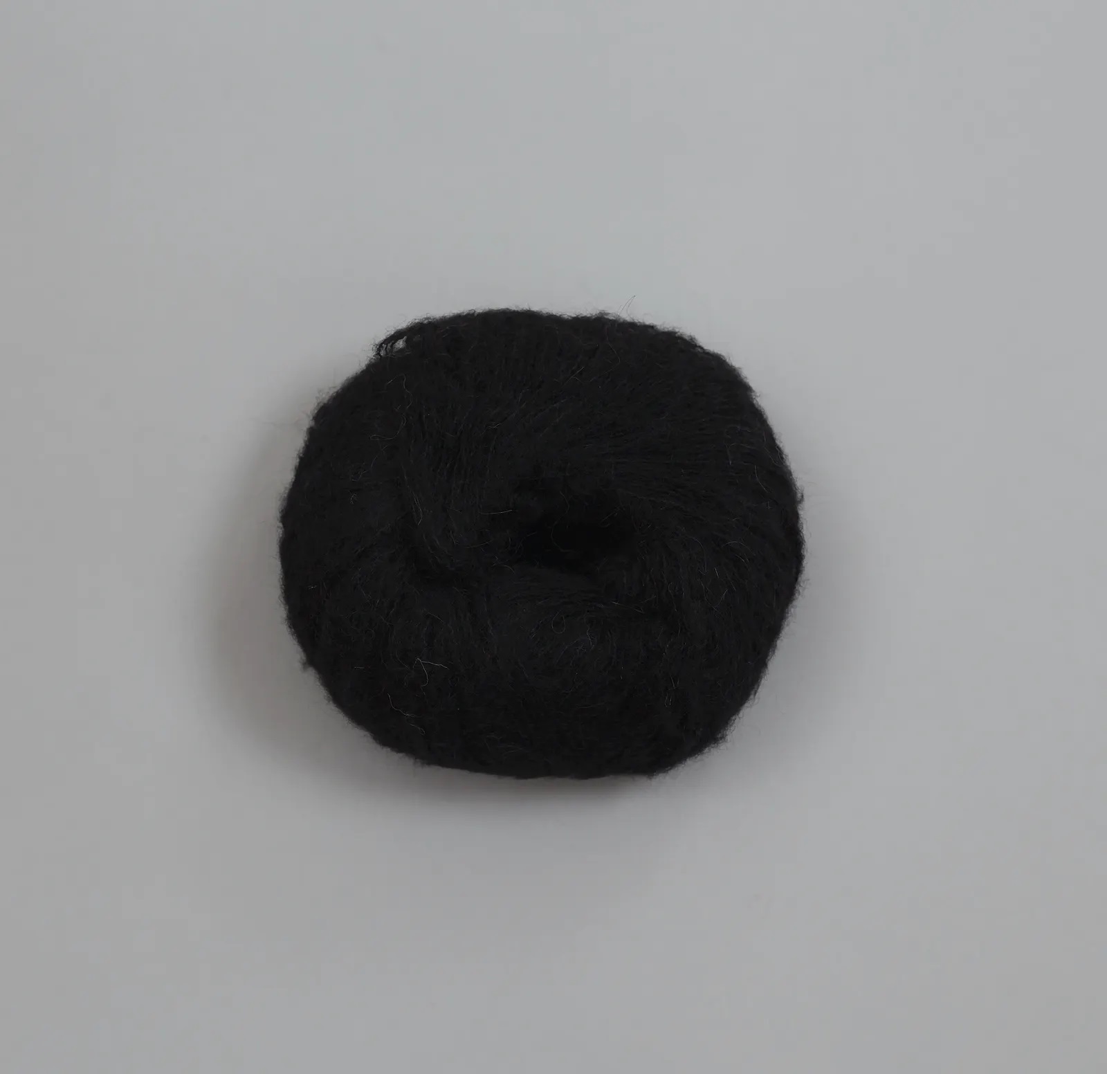 Alpaka_Silk_Sort_5014_Klintholm_Garn