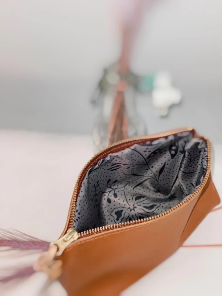 Clutch_Tilbehørspung_Brun_Large_01_Klintholm_Garn