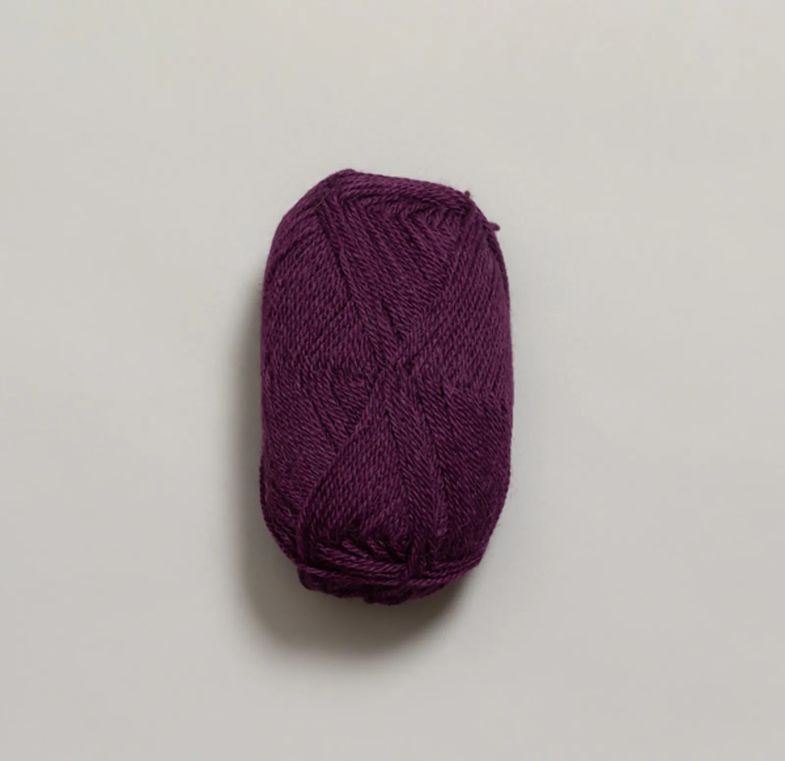 TUMI_uld_alpaka_Rødlilla_592_Klintholm garn