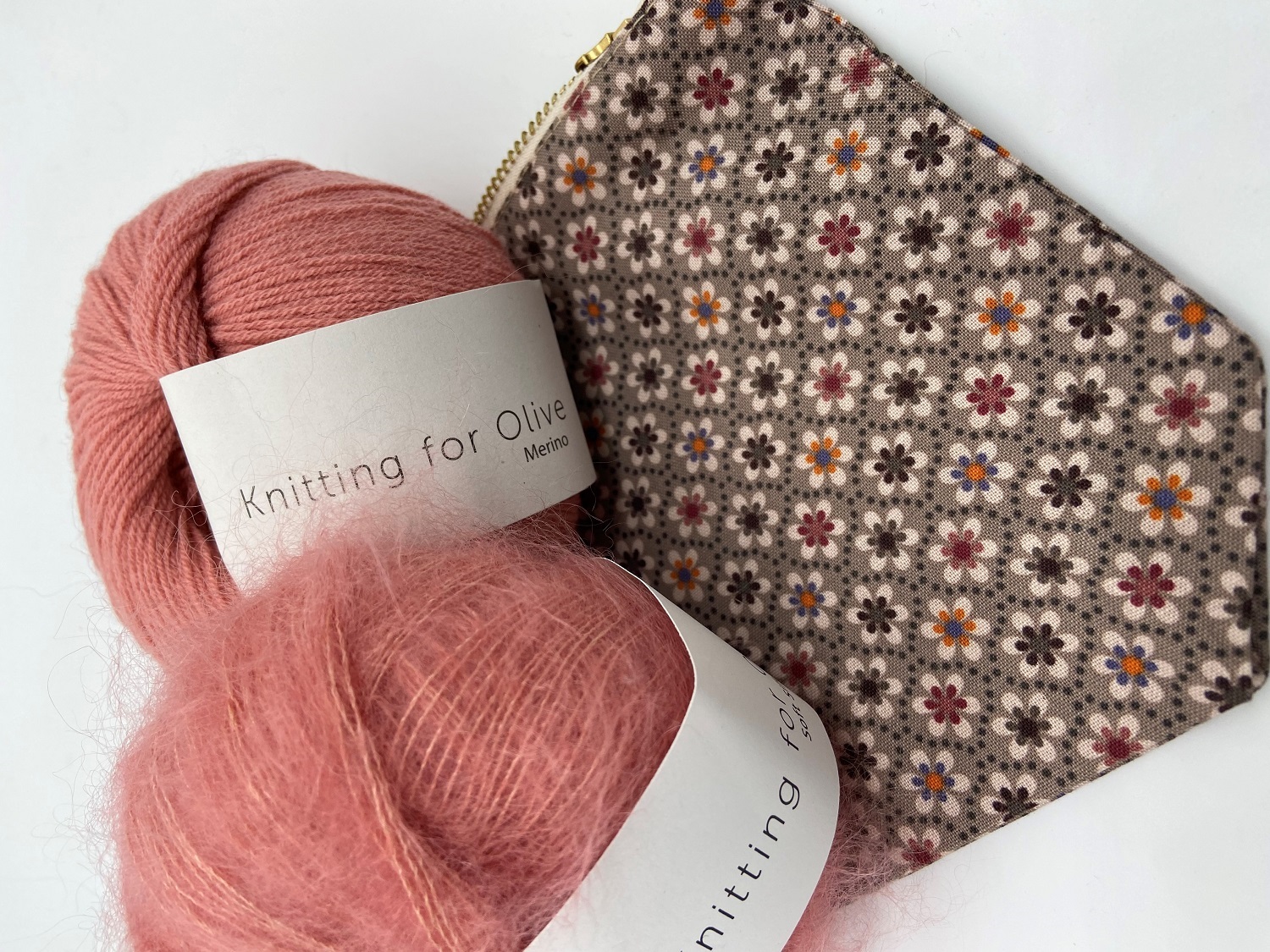 Nuxknitdesigne_Klintholm_Garn_Knitting_for_Olive_Flamingo
